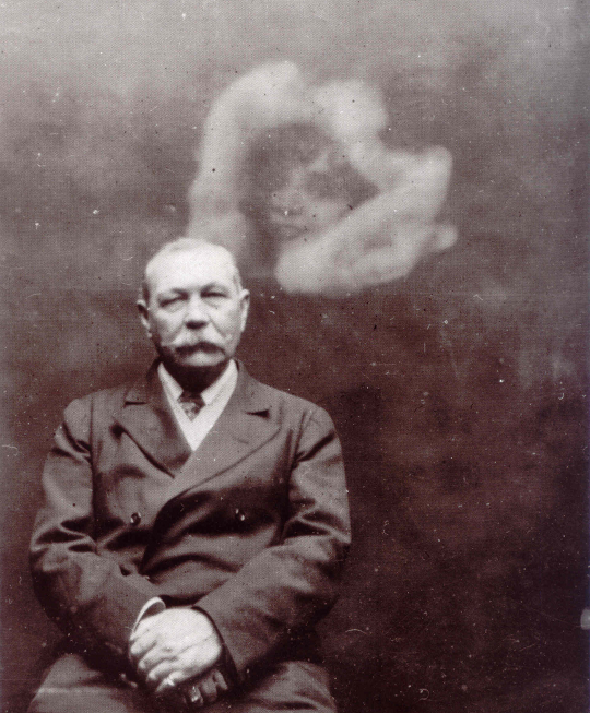 Photo Of Sir Arthur Conan Doyle With Spirit