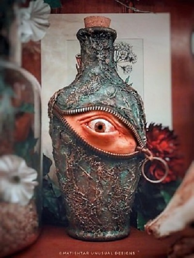 eyeball vase 